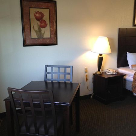 Howard Johnson By Wyndham Lubbock Tx Exterior foto